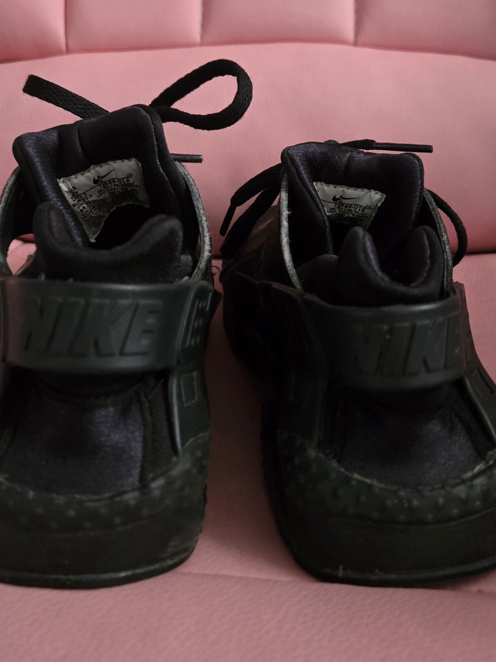 All Black Nike Huarache Run Shoes For Little Girl - Picture 2 of 5